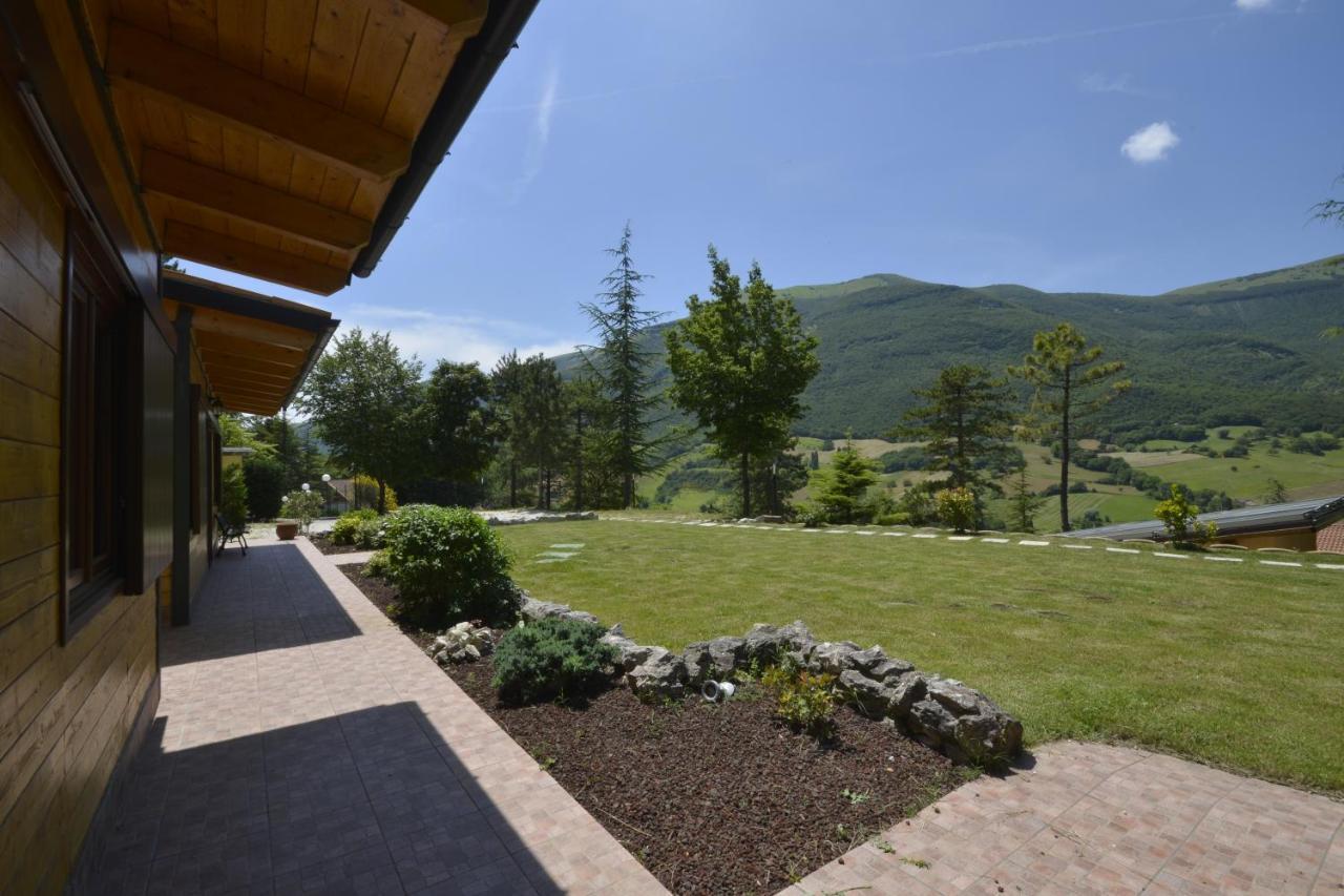 Hotel Pineta Ristorante Country House In Fabriano Campodonico  Buitenkant foto